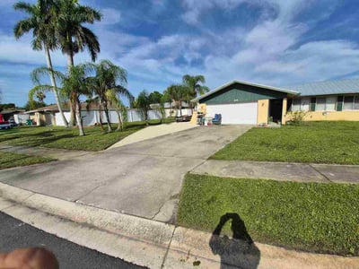 Lawn Care service in Fort Myers, 33901