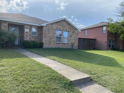Lawn Care service in Cedar Hill, 75104
