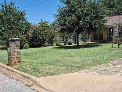 Lawn Care service in Georgetown, 78626