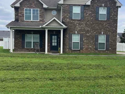 Lawn Care service in Westmoreland, 37186