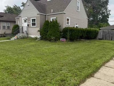 Lawn Care service in Calumet City, 60409