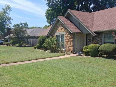 Lawn Care service in Fort Smith, 72901