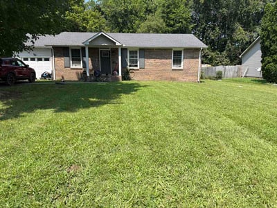 Lawn Care service in Elizabethton, 37643
