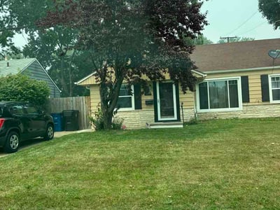 Lawn Care service in Cleveland, 44115