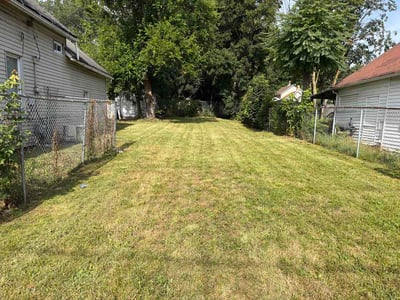Lawn Care service in Cleveland, 44115