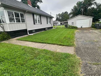 Lawn Care service in Muncie, 47305