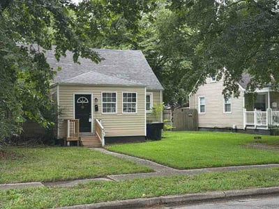 Lawn Care service in Portsmouth, 23704