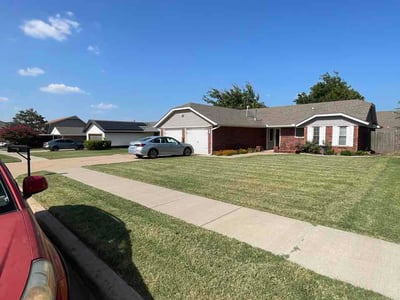 Lawn Care service in Moore, 73160
