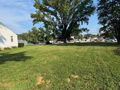 Lawn Care service in Belleville, 62220