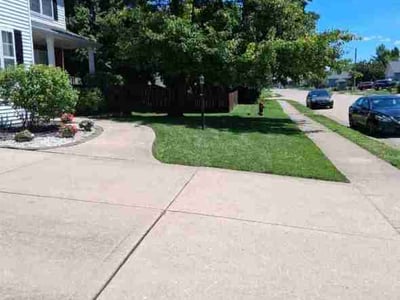 Lawn Care service in Highland, 62249