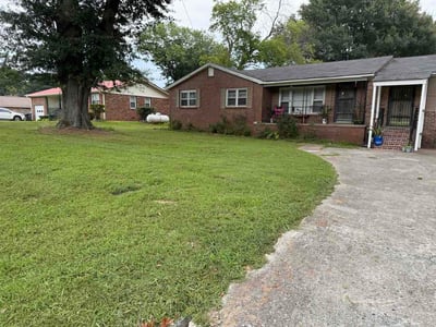 Lawn Care service in Owens Cross Roads, 35763