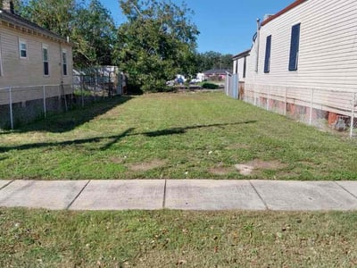 Lawn Care service in Brunswick, 04011