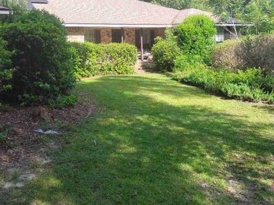 Lawn Care service in Milton, 32570