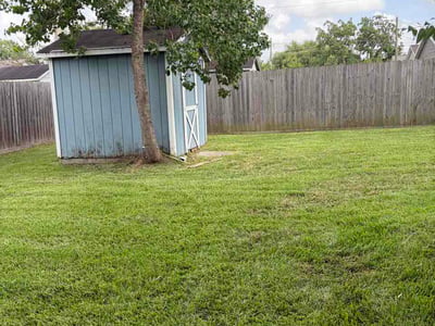 Lawn Care service in Dickinson, 77539