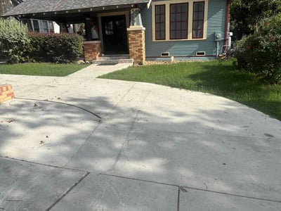 Lawn Care service in Floresville, 78114