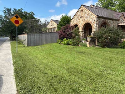 Lawn Care service in Floresville, 78114