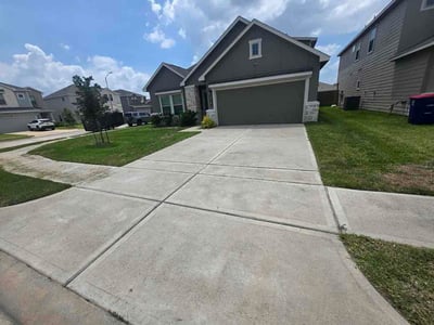 Lawn Care service in Magnolia, 77355