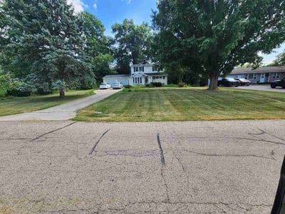 Lawn Care service in Janesville, 53545