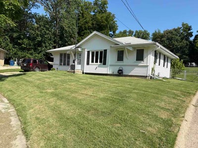 Lawn Care service in Waterloo, 50701