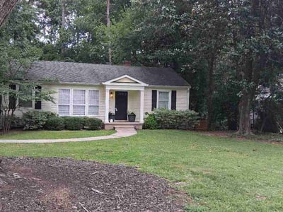 Lawn Care service in Alton, 65606