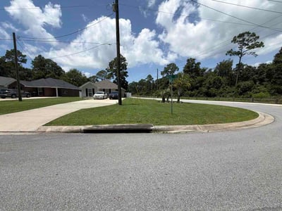 Lawn Care service in Pensacola, 32501