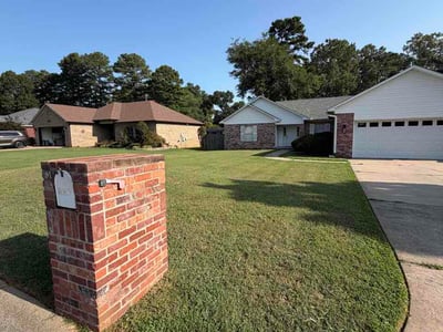 Lawn Care service in Jacksonville, 72076