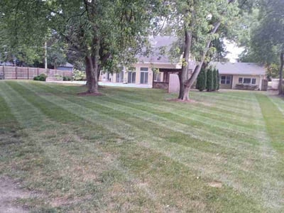 Lawn Care service in Geneva, 60134