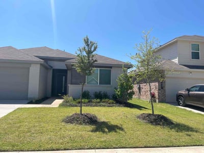 Lawn Care service in Alvarado, 76009