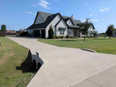 Lawn Care service in Waxahachie, 75165