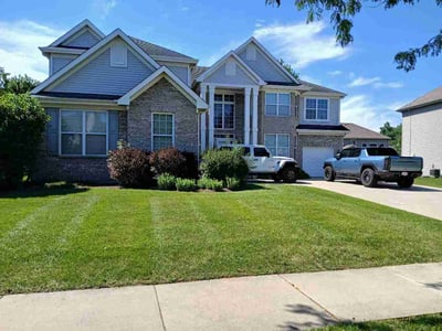 Lawn Care service in Bartlett, 60103