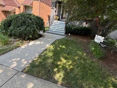 Lawn Care service in Oak Park, 60302