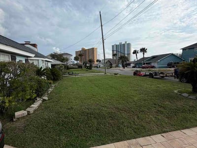 Lawn Care service in Panama City Beach, 32408