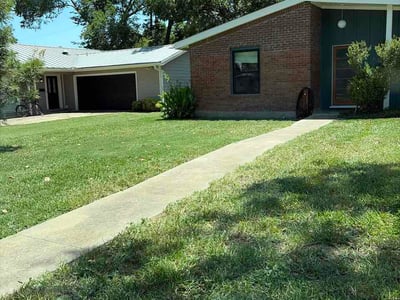 Lawn Care service in Lockhart, 78644