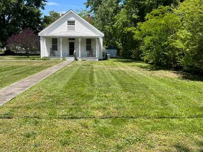 Lawn Care service in Quinton, 23141