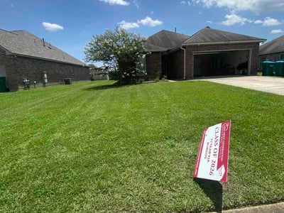 Lawn Care service in Denham Springs, 70726