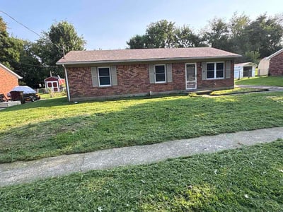 Lawn Care service in Sellersburg, 40475