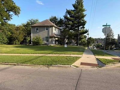 Lawn Care service in Des Moines, 50309
