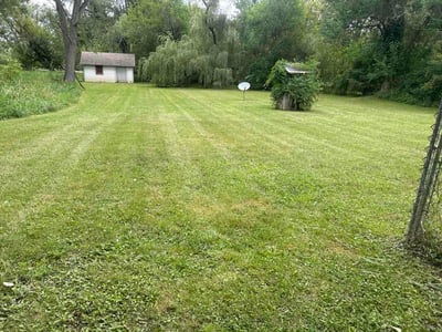 Lawn Care service in Zion, 60099