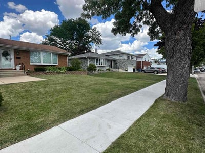 Lawn Care service in Lake In The Hills, 60156