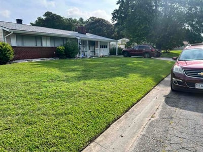 Lawn Care service in Fort Washington, 23936