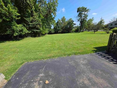 Lawn Care service in Carbondale, 62901