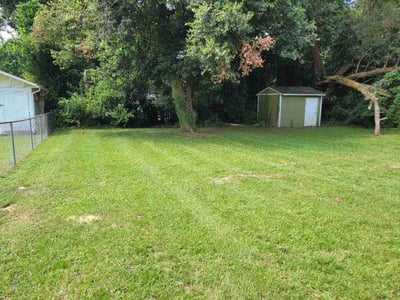 Lawn Care service in Milton, 32570