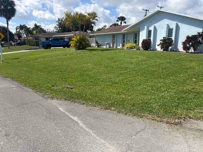 Lawn Care service in Palm Beach Gardens, 33410