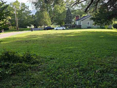 Lawn Care service in Elizabethton, 37643