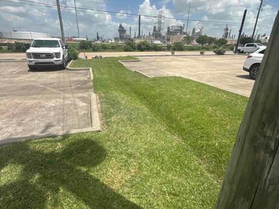 Lawn Care service in Deer Park, 77536