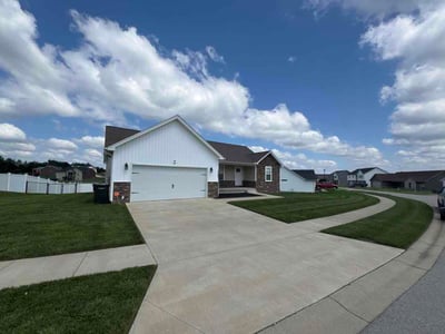 Lawn Care service in Radcliff, 40160