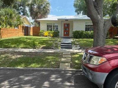 Lawn Care service in St. Petersburg, 33701
