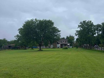 Lawn Care service in League City, 77573