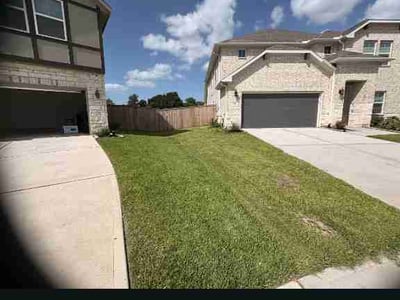 Lawn Care service in Rosenberg, 77471