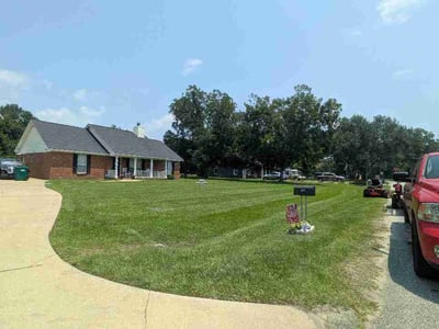 Lawn Care service in Albany, 31701